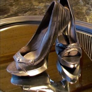 Sexy "Guess" black 5" high heel, Size 39