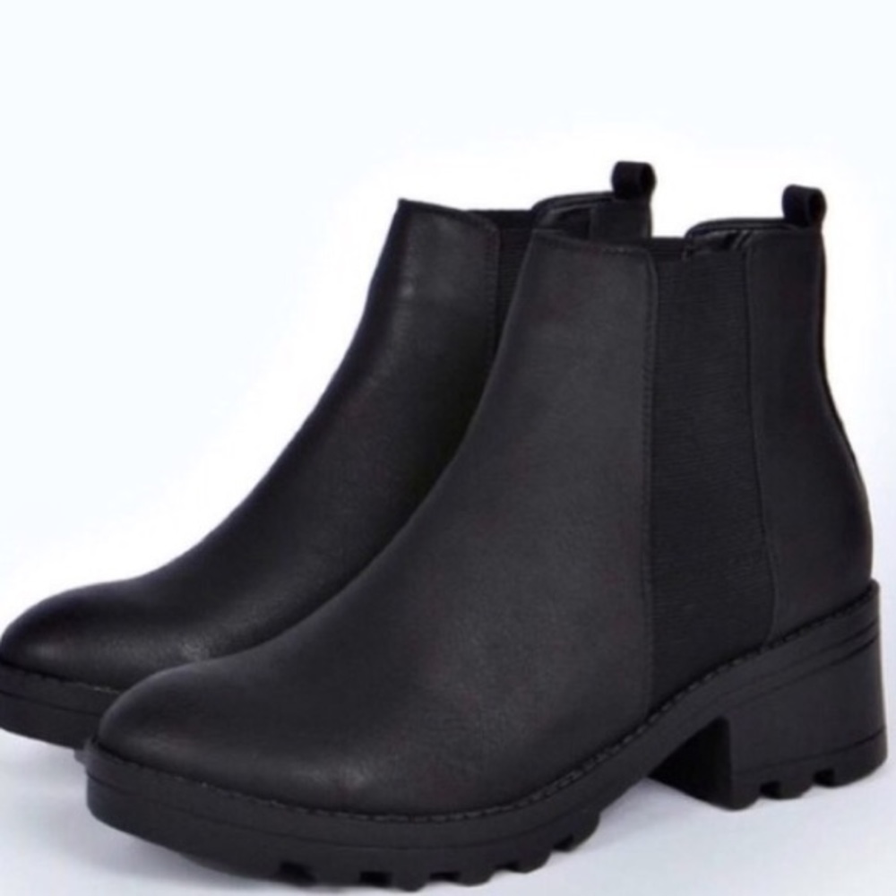 Chelsea platform boots (Steve madden inspired)