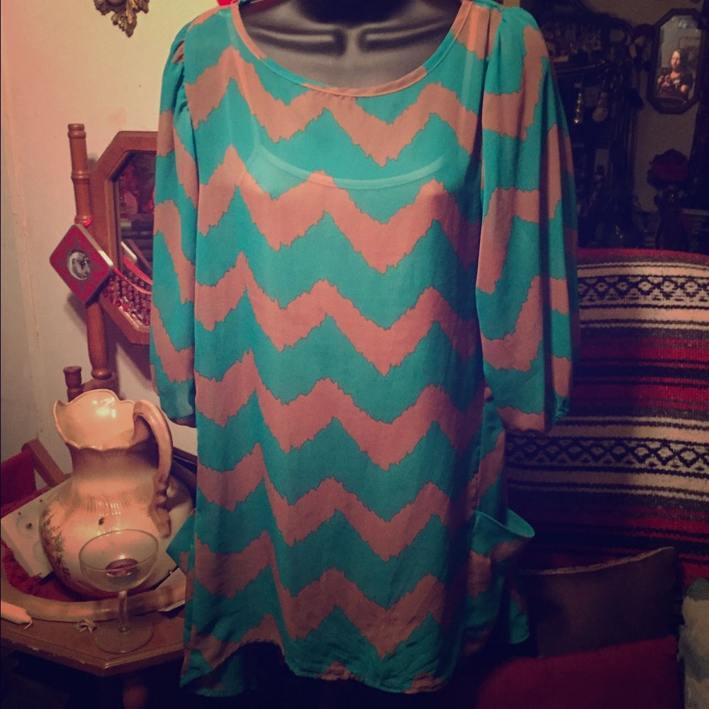 LILY WHITE* Boutique sheer chevron top, szM - Picture 1 of 6