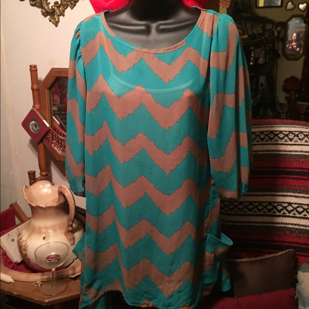 LILY WHITE* Boutique sheer chevron top, szM - Picture 2 of 6