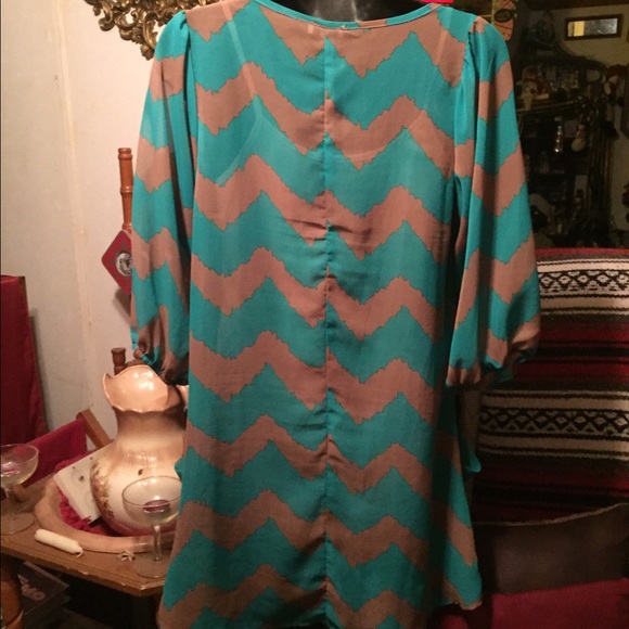 LILY WHITE* Boutique sheer chevron top, szM - Picture 4 of 6