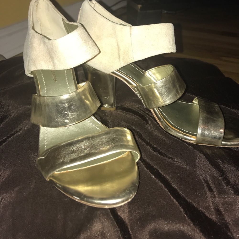 Bcbg gold pumps
