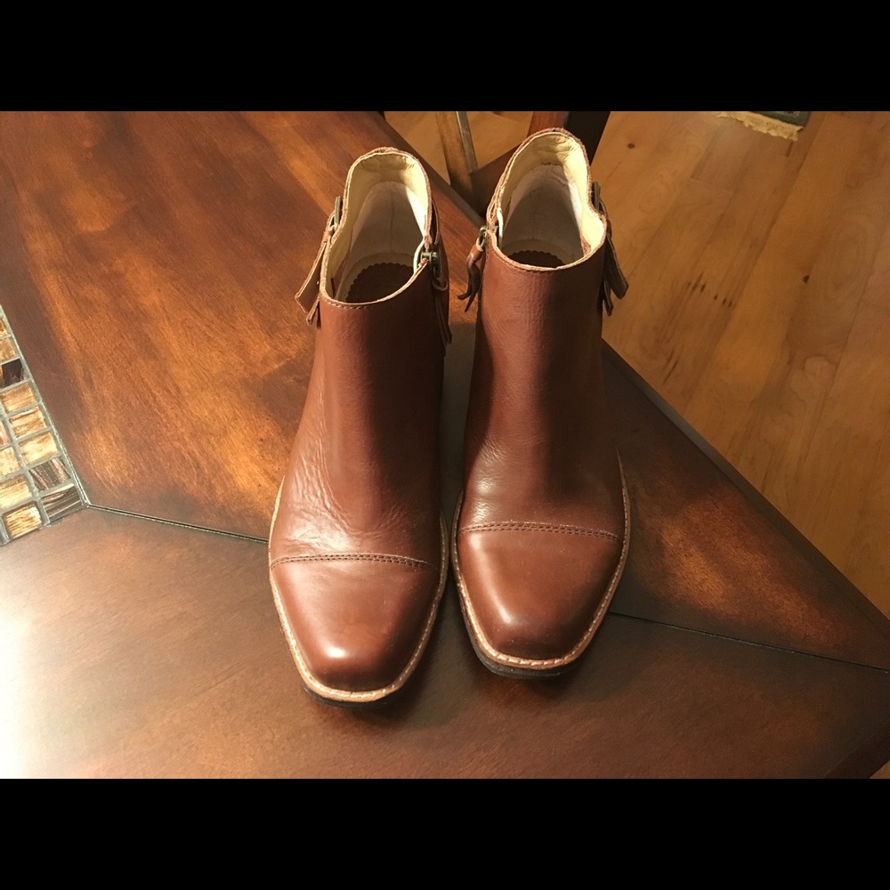 Like New Latigo Leather Ankle Boots