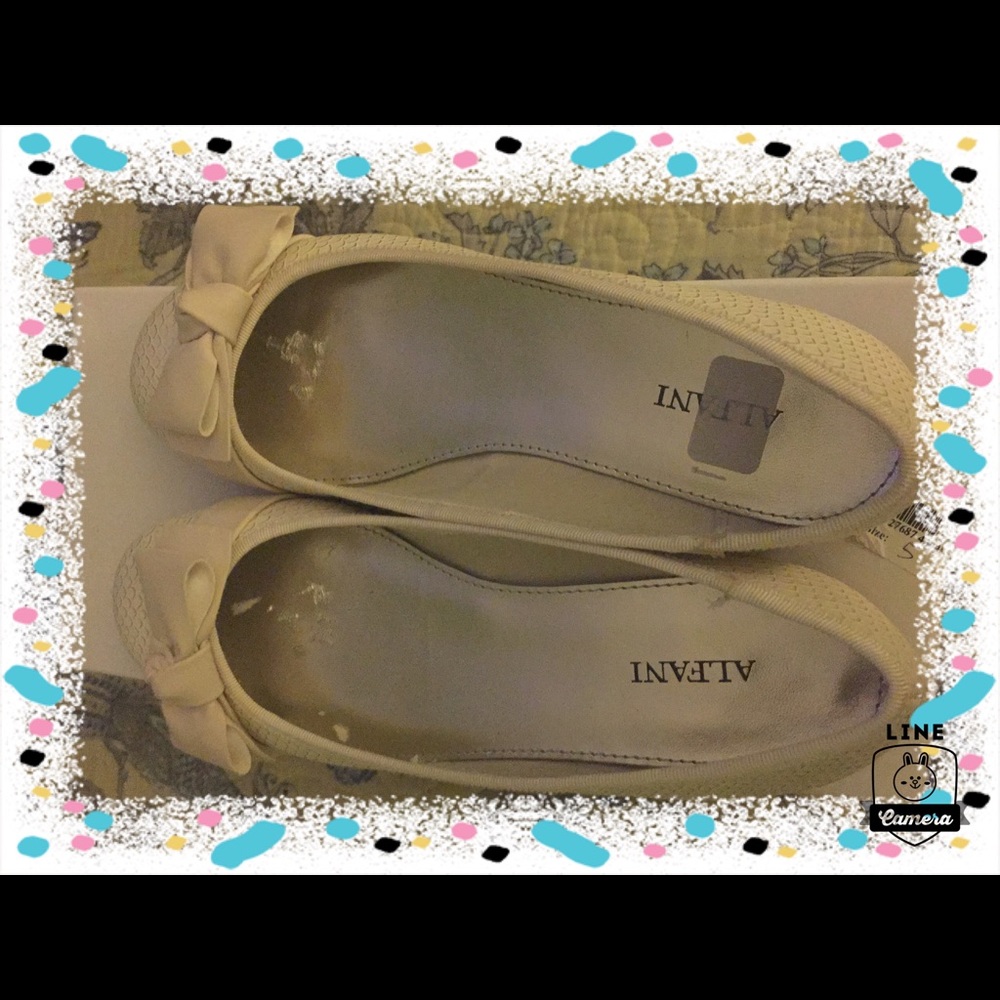 ALFANI GORGEOUS CREAM SHOES