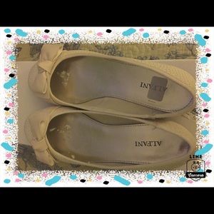 ALFANI GORGEOUS CREAM SHOES