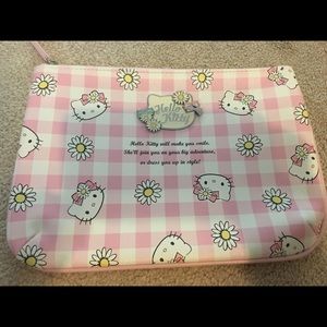 Hello Kitty pouch
