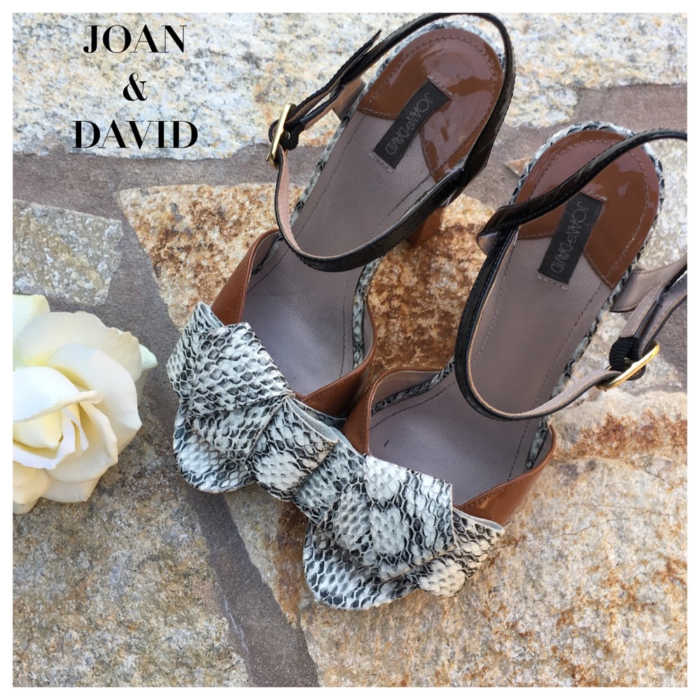 🎉 JOAN AND DAVID WHITE & BLACK SNAKE PRINT HEEL