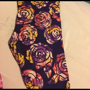 Lularoe tc Disney roses leggings