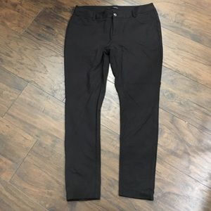 Leggings with back pockets