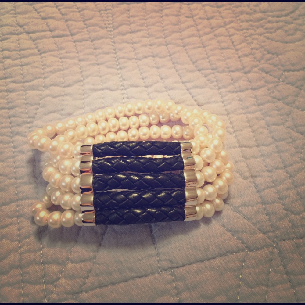 Leather and pearl Honora Bracelet