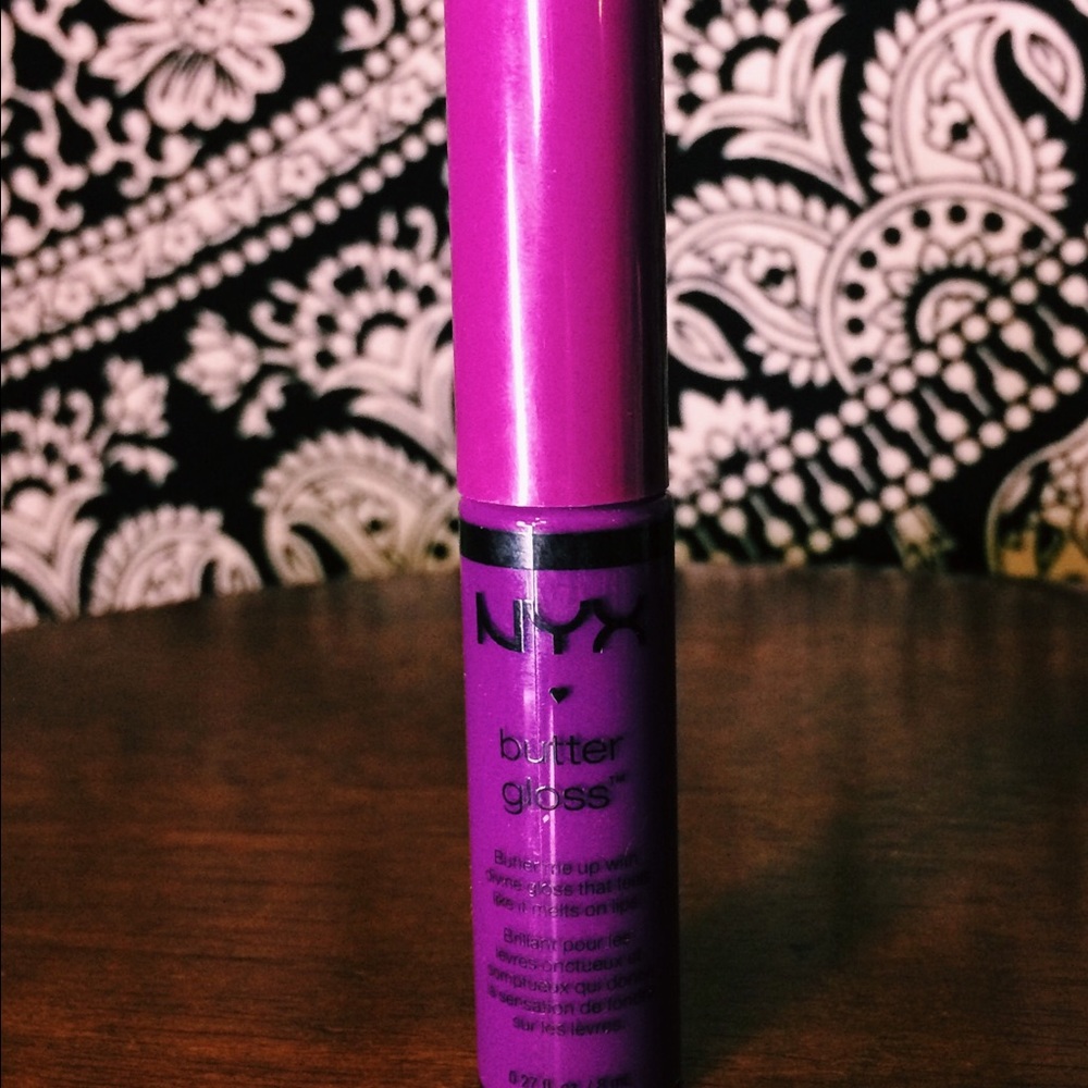 nyx butter gloss in raspberry tart