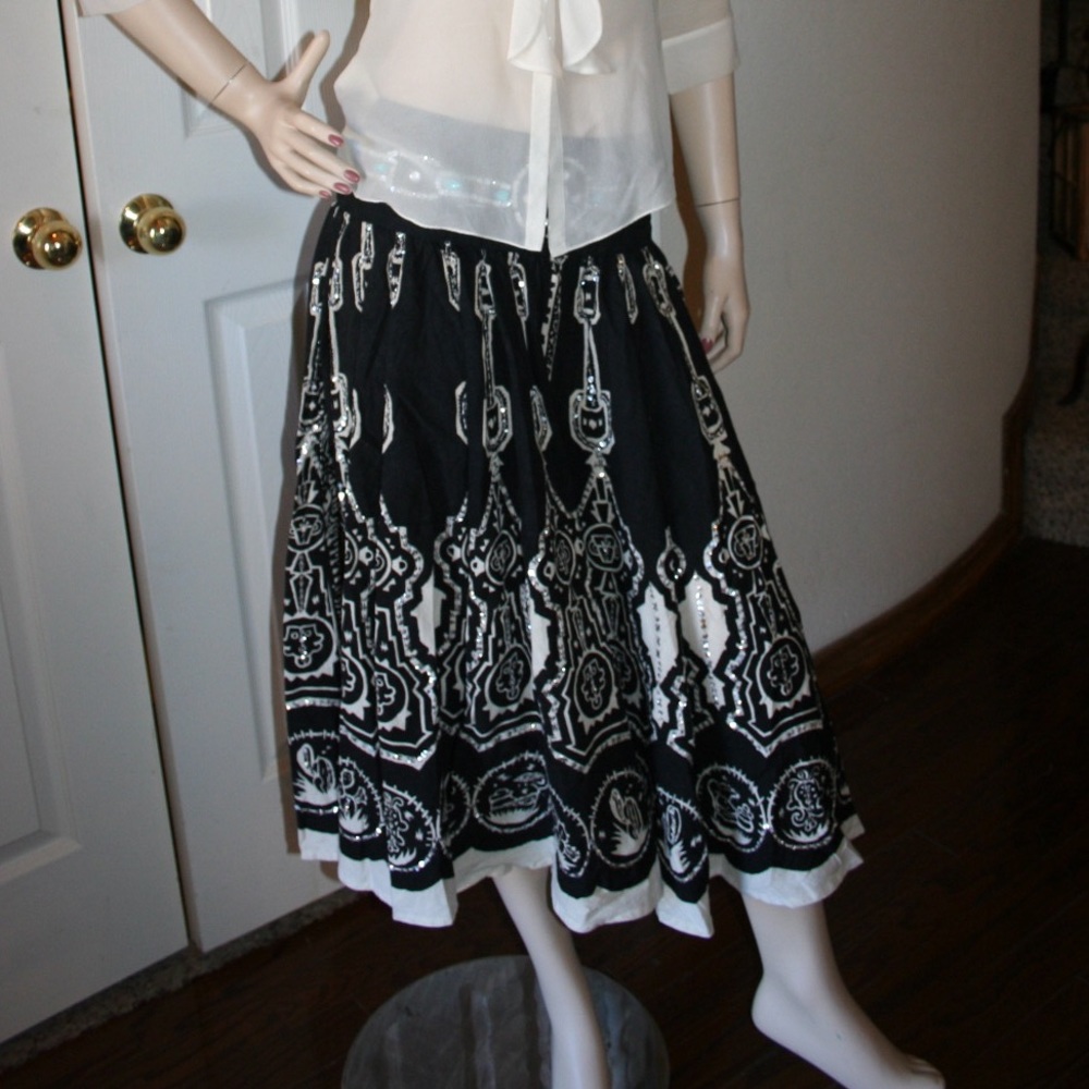 😍 Beaded Detail Marciano Skirt 😍