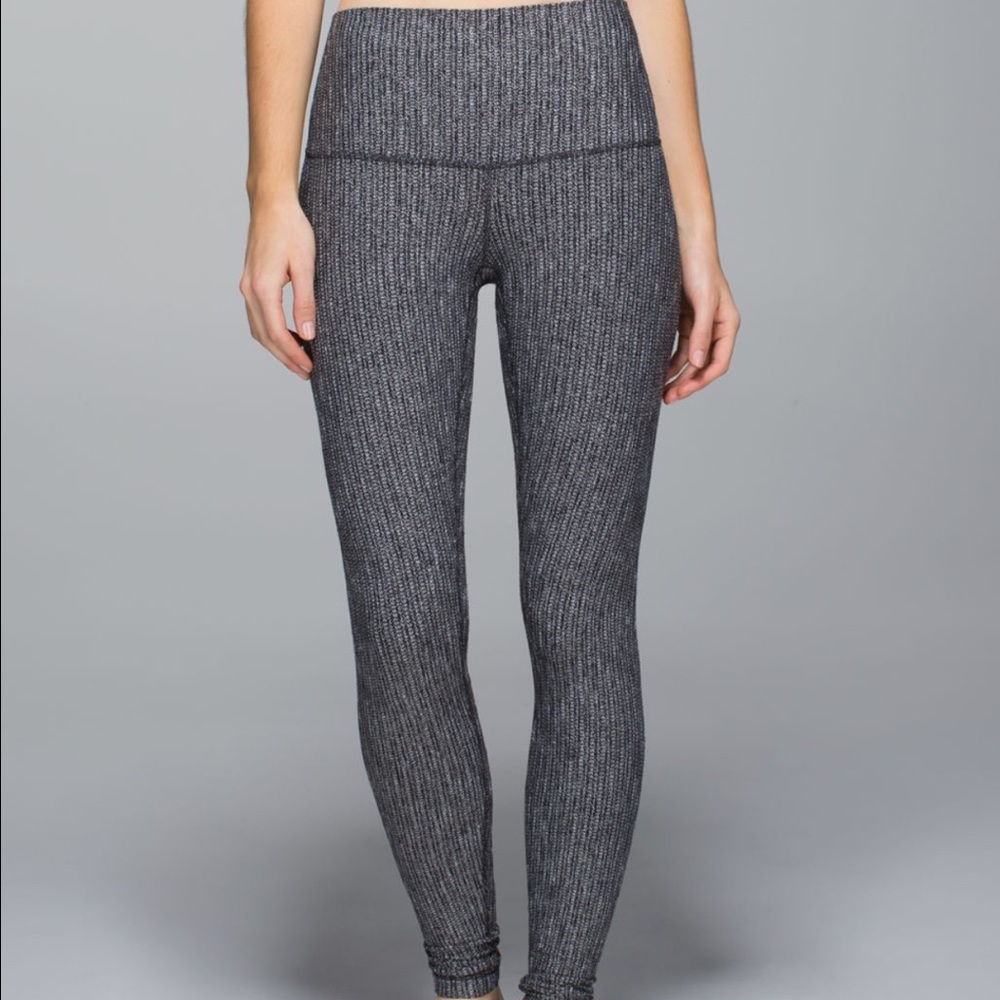 Lululemon coco pique roll down size 4