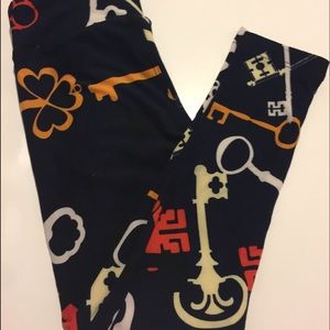 LuLaRoe Kids S/M leggings. Vintage keys NWT