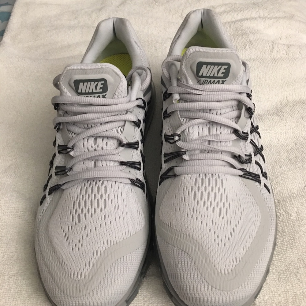 BRAND NEW NIKE AIR MAX