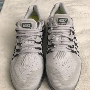BRAND NEW NIKE AIR MAX