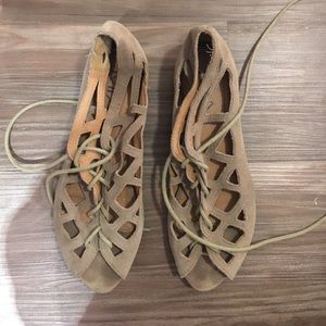 MIA cutout flats