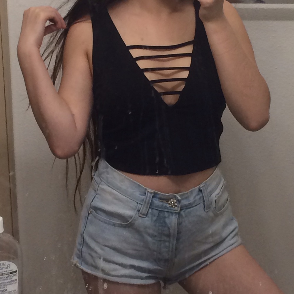 *NWOT* Forever 21 Black Cage Cropped Tank