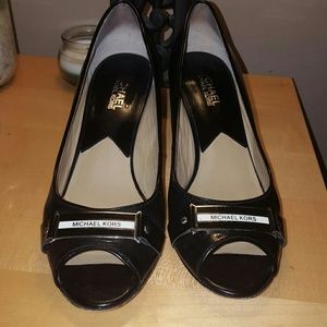 Michael Kors black open toed pumps