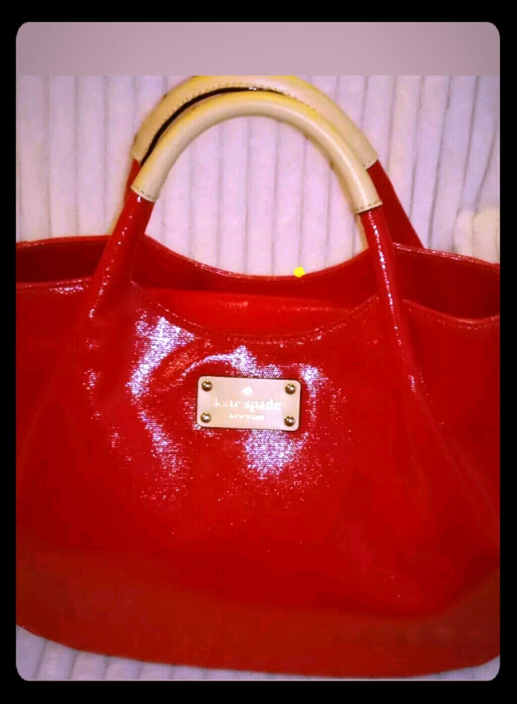 KATE SPADE Red Fulton Street Treesh Hand Bag
