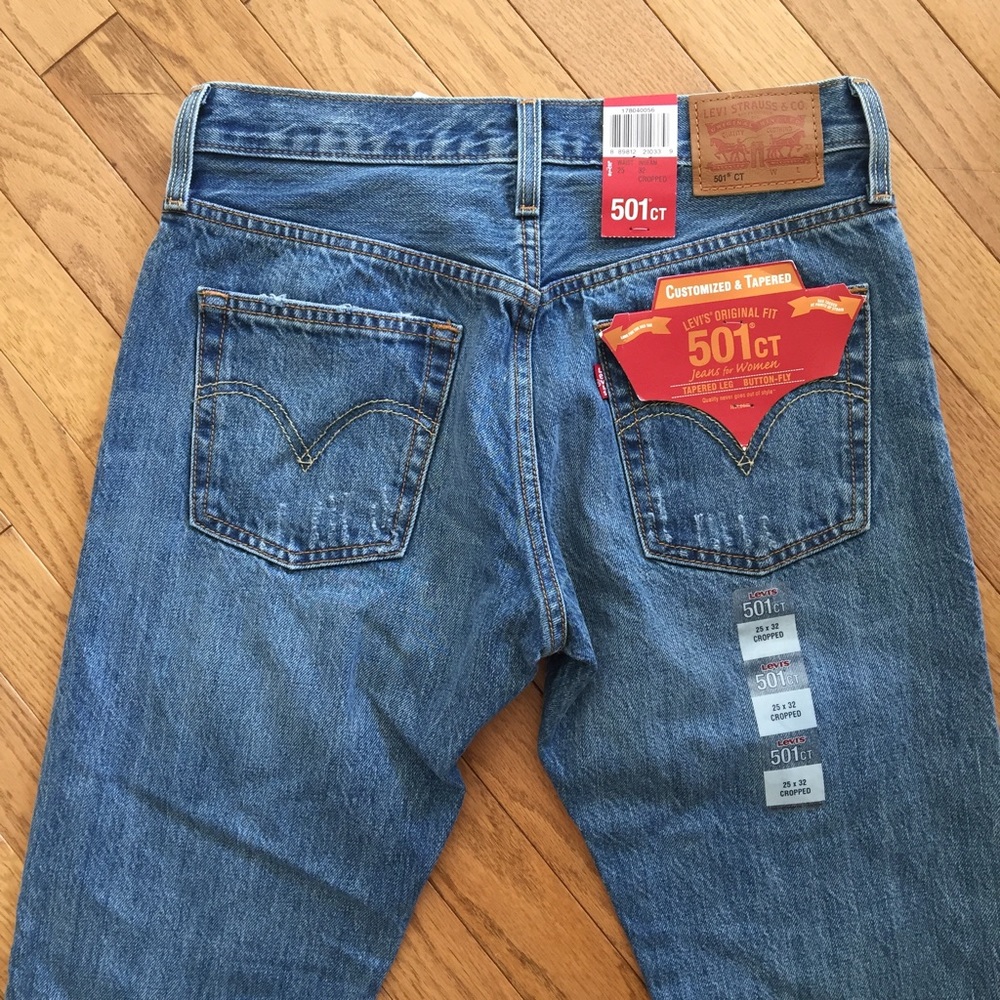Levi's High Waisted Raw Hem Distressed Jeans! - Picture 7 of 7