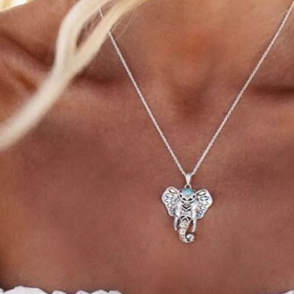 🐘Elephant charm necklace 🐘 - Picture 2 of 3