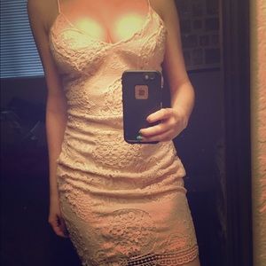 Super cute lace dress!💕