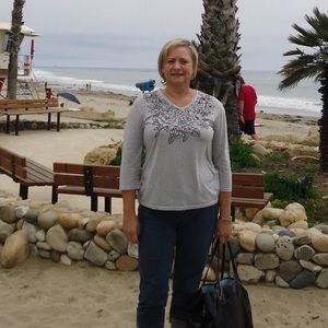 Meet your Posher, Julia