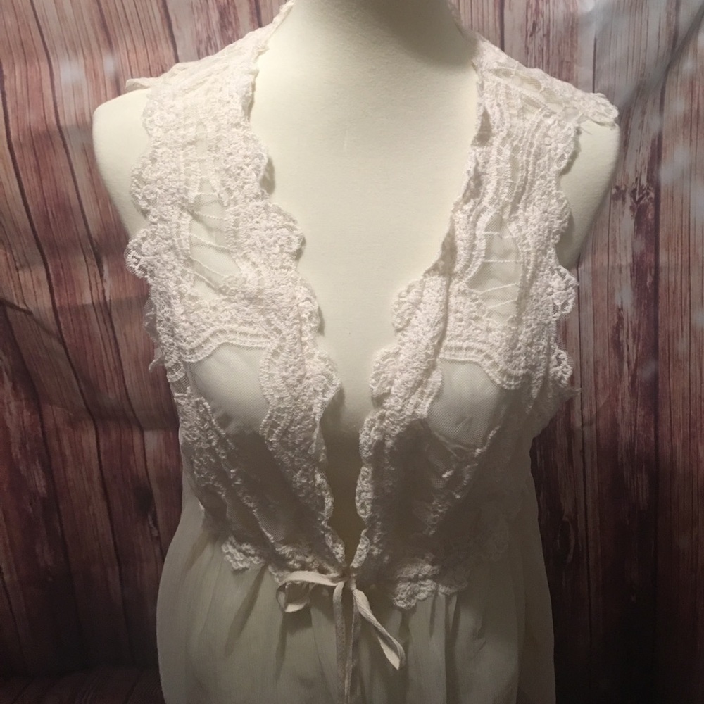 BNWT Sleeveless lace tie front cardigan size XL