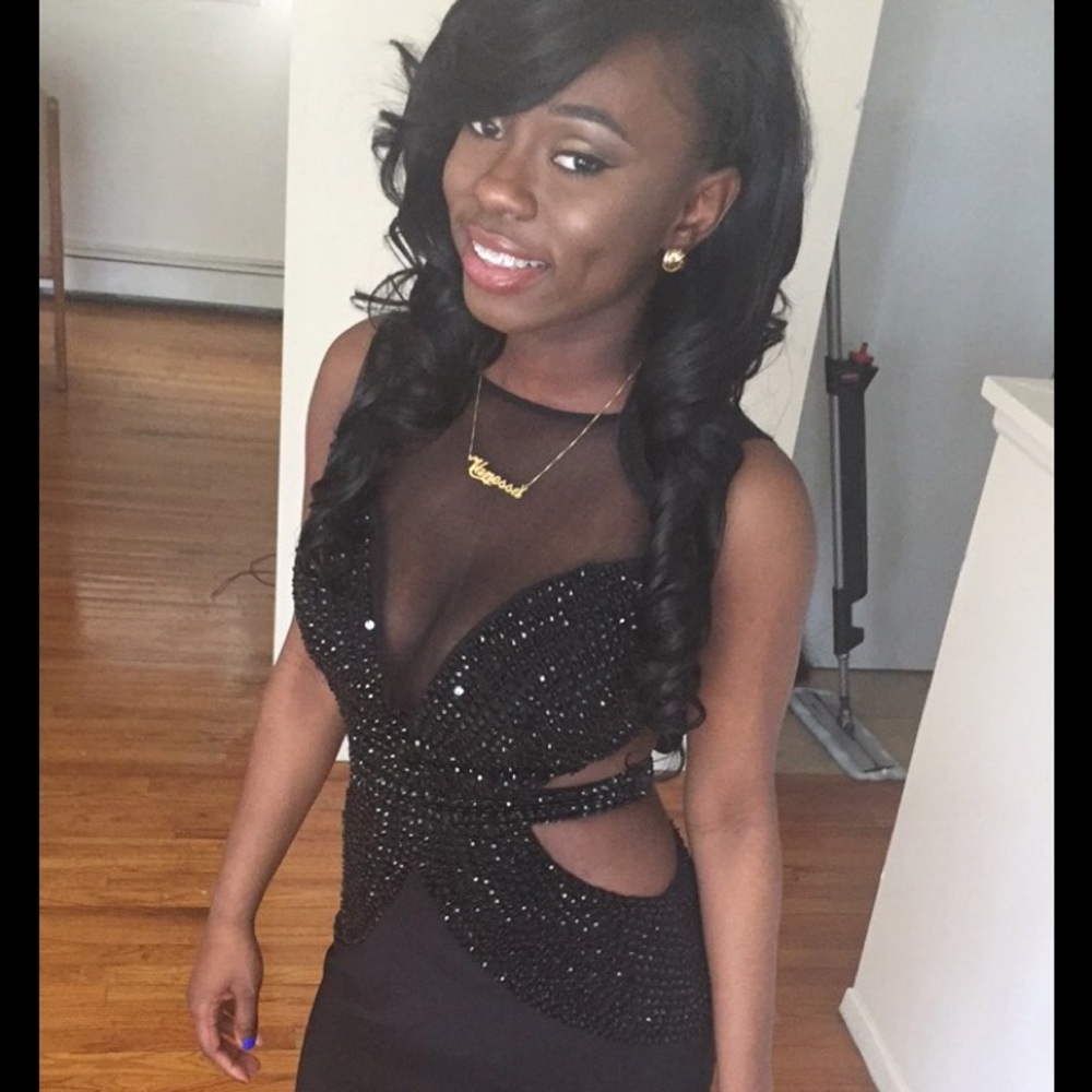 PROM DRESS FOR SALE!! WORN ONCE , DRY CLEANED!