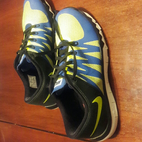 Nike Free 5.0 Running Shoes - Picture 2 of 8