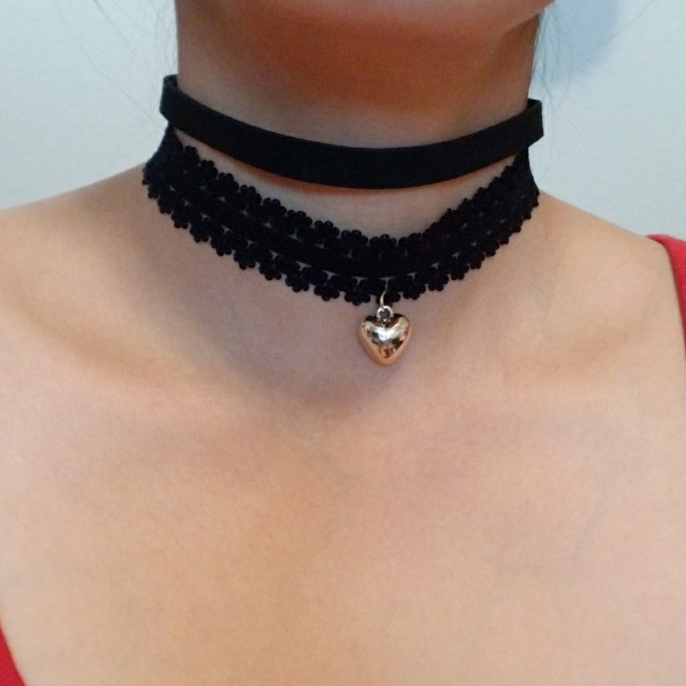 Heart Paisley Choker - Picture 4 of 4