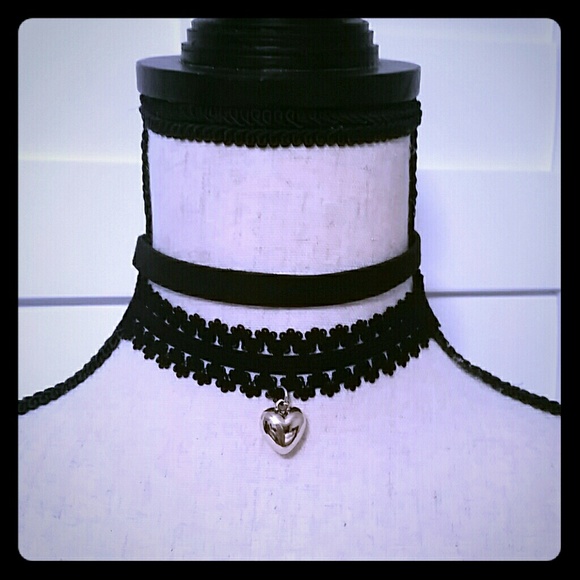 Heart Paisley Choker - Picture 2 of 4