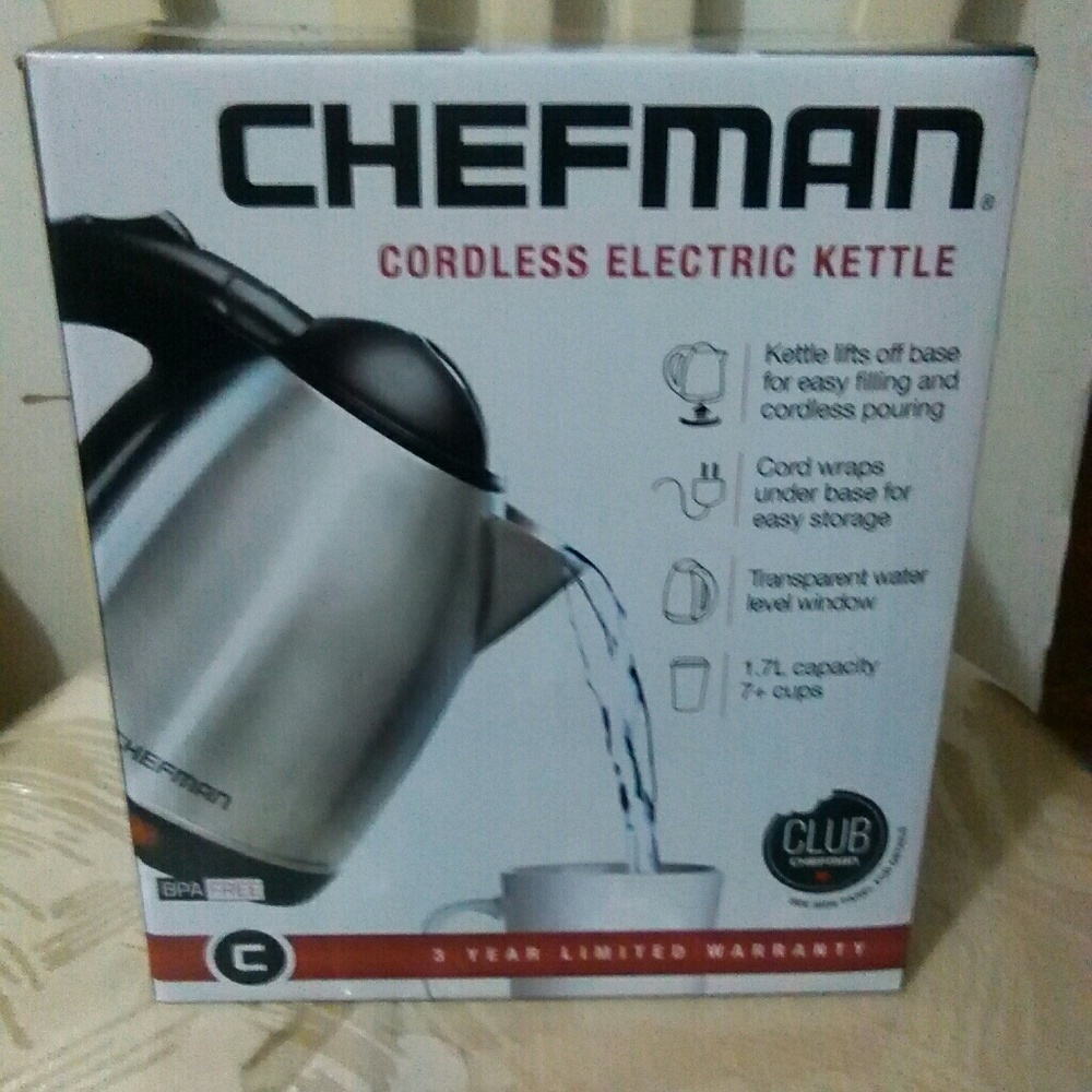 Cordless electric kettle