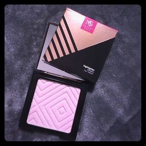 MAKEUP GEEK HIGHLIGHTER - GLITZ