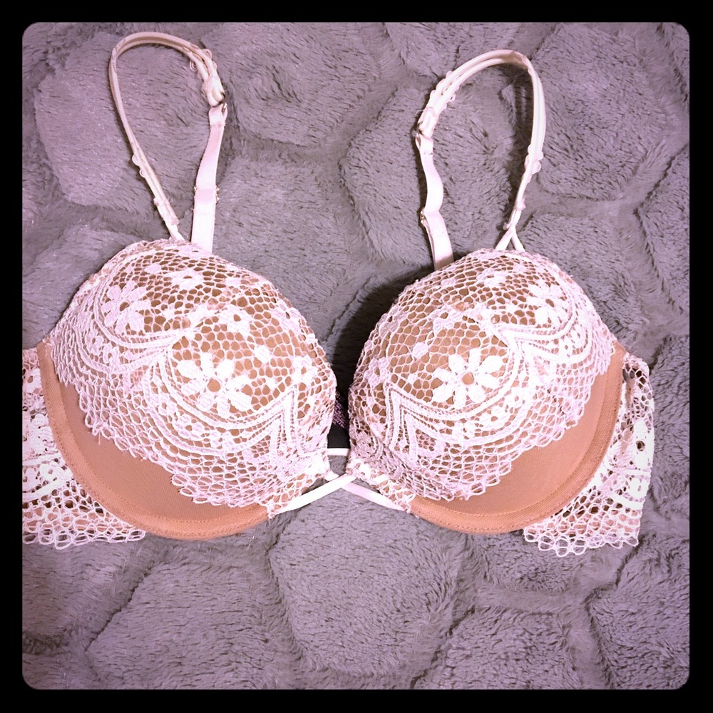 Victoria's Secret Bombshell 34B Bra