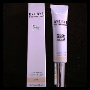 "IT COSMETICS" Bye Bye Foundation-Light