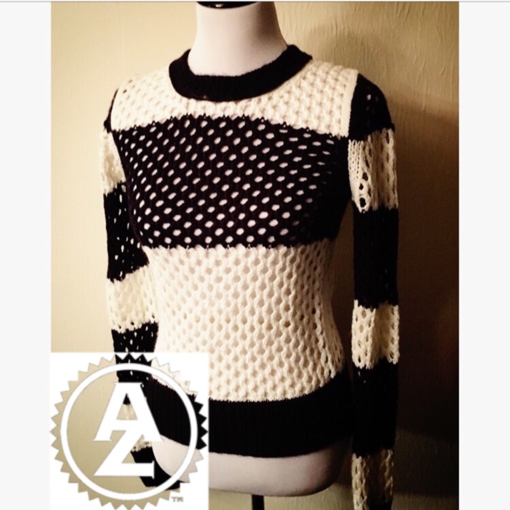 🎉HP🎉⚓️NWT CUTE Open-Knit Navy/White Sweater