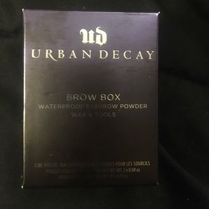 Brow box. Brown sugar.