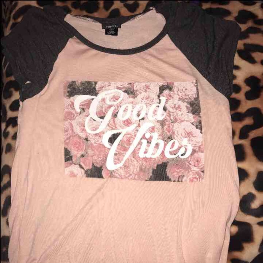 Good vibes tee