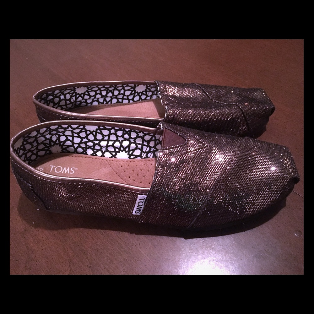 ✨Rare Sparkle Bronze Toms size 8.5 Woman's