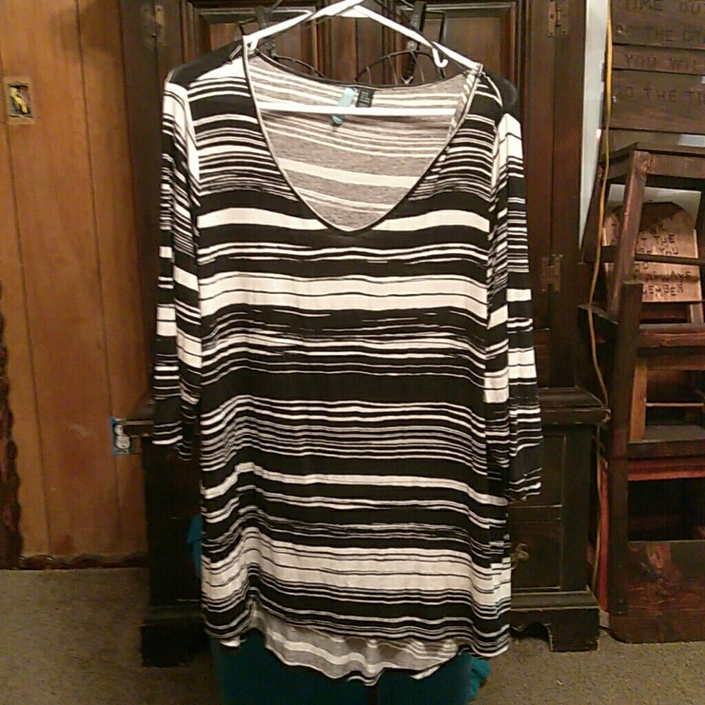 Black and white top BOGO HALF OFF