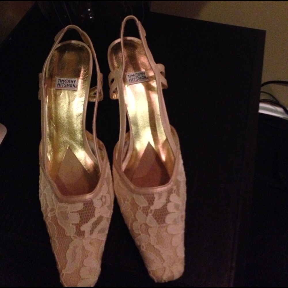 Formal ivory lace pumps