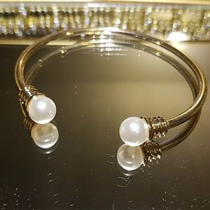 NEW!shiny gold 2-pearl tipped open,maleable bangle