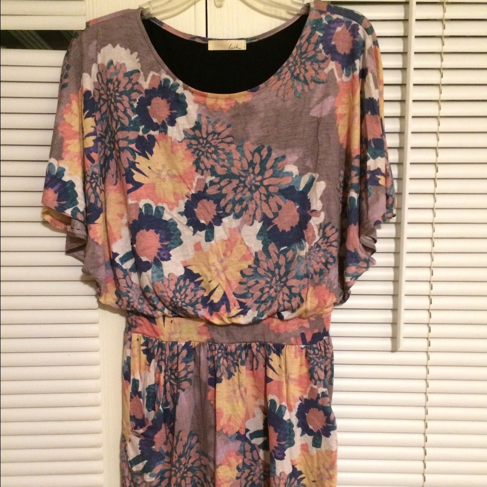 Pretty flower print mini dress