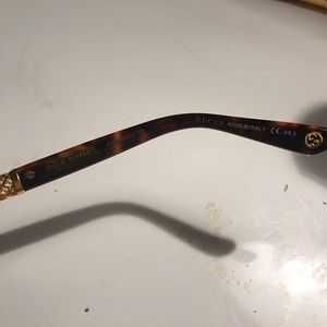 gucci hand glasses