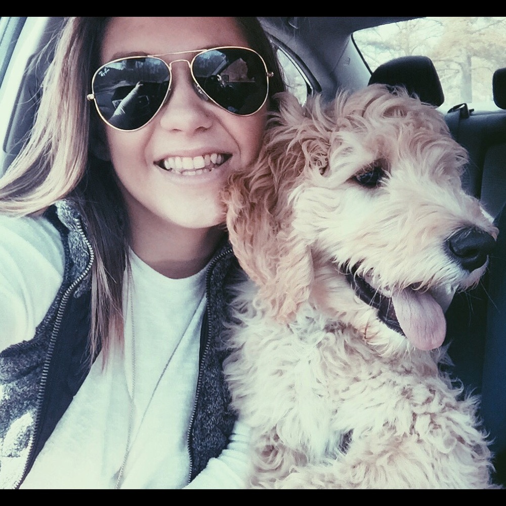 Meet your posher Rachael!