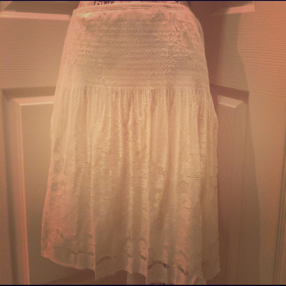 Sweet ivory Lacy max studio skirt