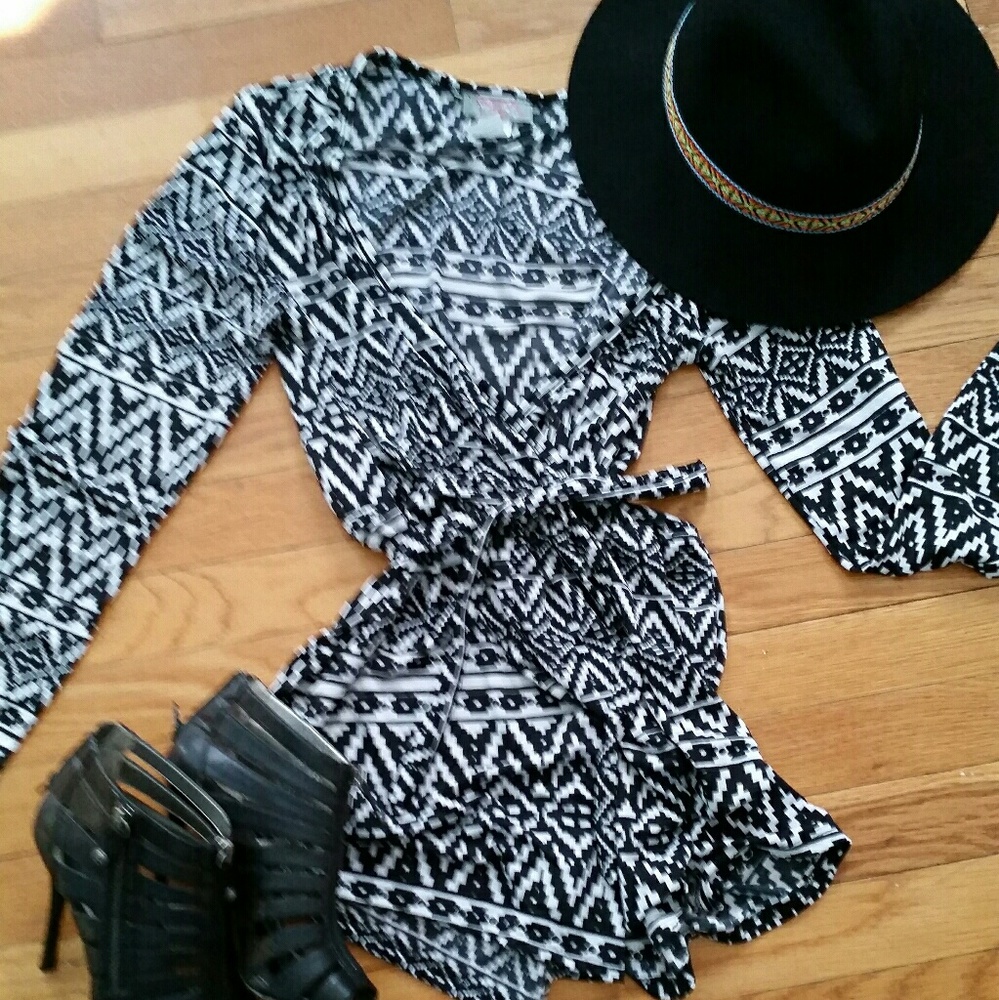 2 Fo 25 Printed Long Sleeve Romper