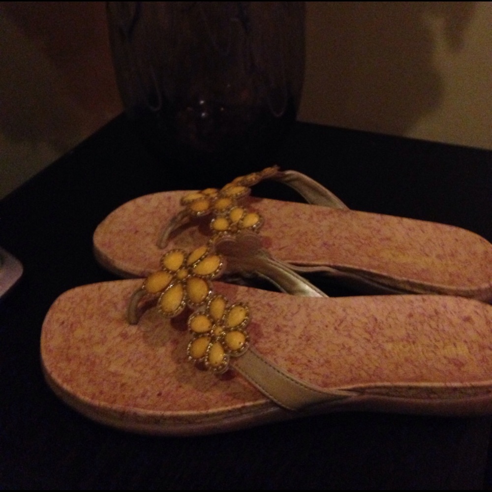 Kenneth Cole Reaction sandals